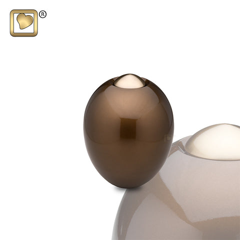 Adore Bronze, Keepsake